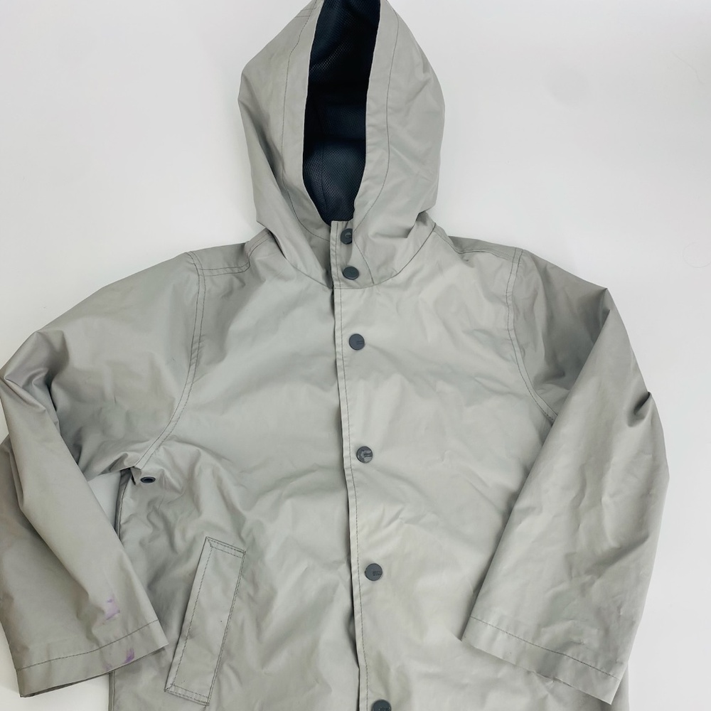 Pre-Owned Zara Kids Rain Jacket, Size 7 – Light Grey, Compact Travel-Friendly